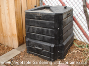 a large top-to-bottom composter that could be used as a batch composter a large top-to-bottom composter that could be used as a batch composter